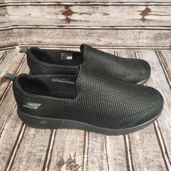 SKECHERS GOGA MAX GO WALK Wide Fit Men\'s 10 Black Slip On Sneakers Shoes EUC